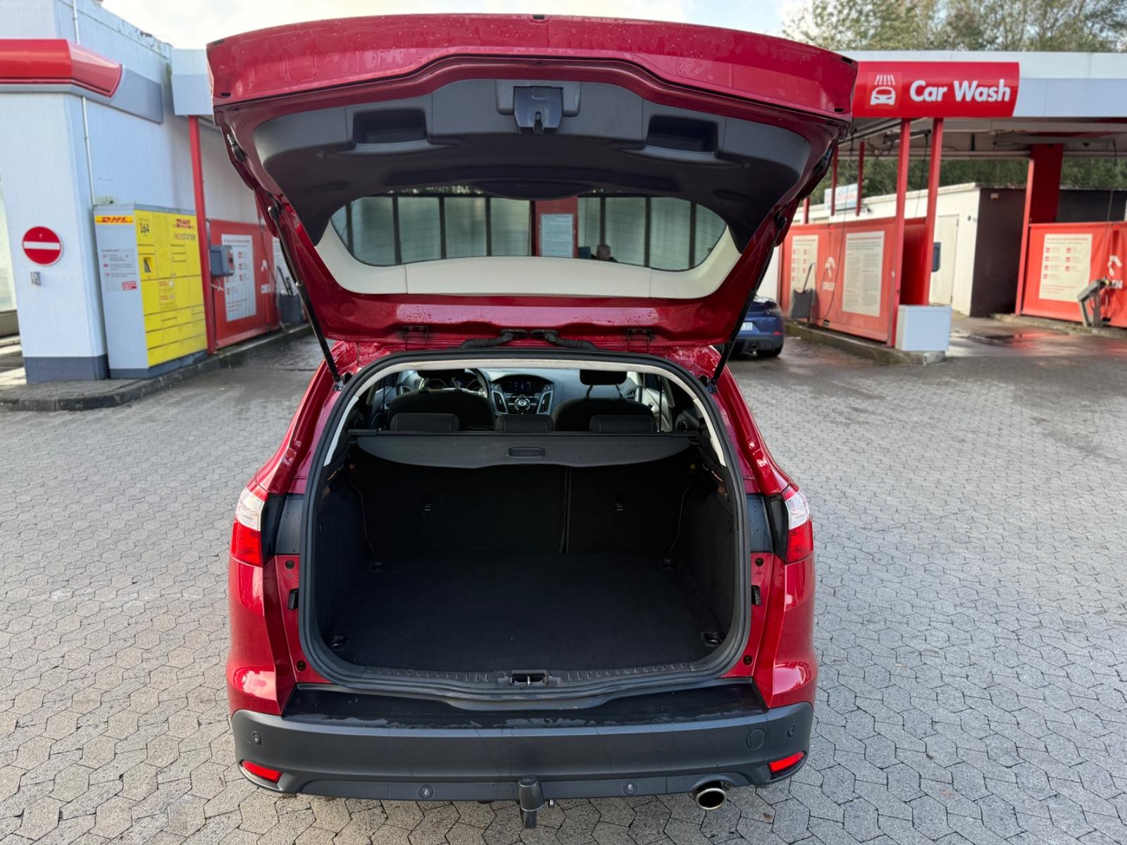 Ford Focus 2011 — photo 15