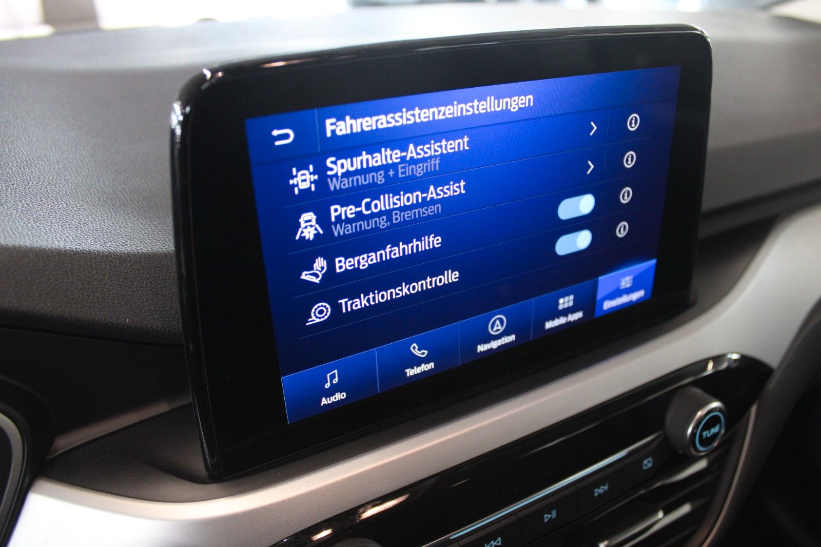 Fahrzeugabbildung Ford Kuga 1.5 EcoBlue Cool & Connect NAVI WinterPaket