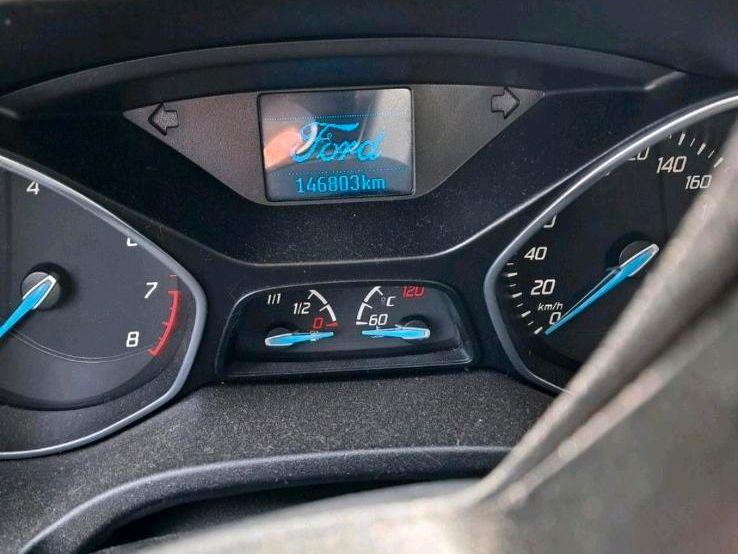Ford Focus 2013 — rear view