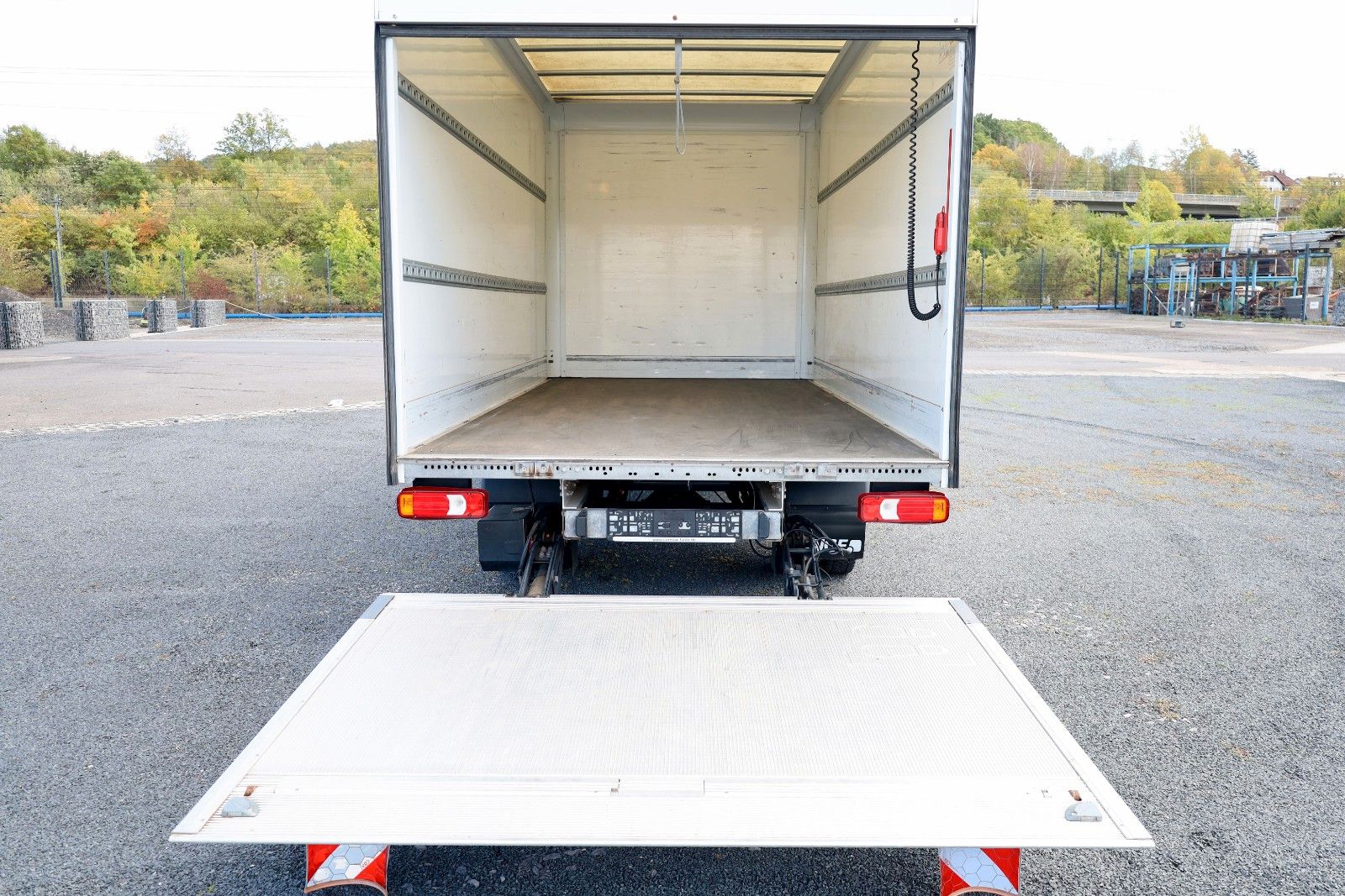 Fahrzeugabbildung Iveco Daily 35C16 ,Daily,KOFFER / LBW-6, Ladebordwand