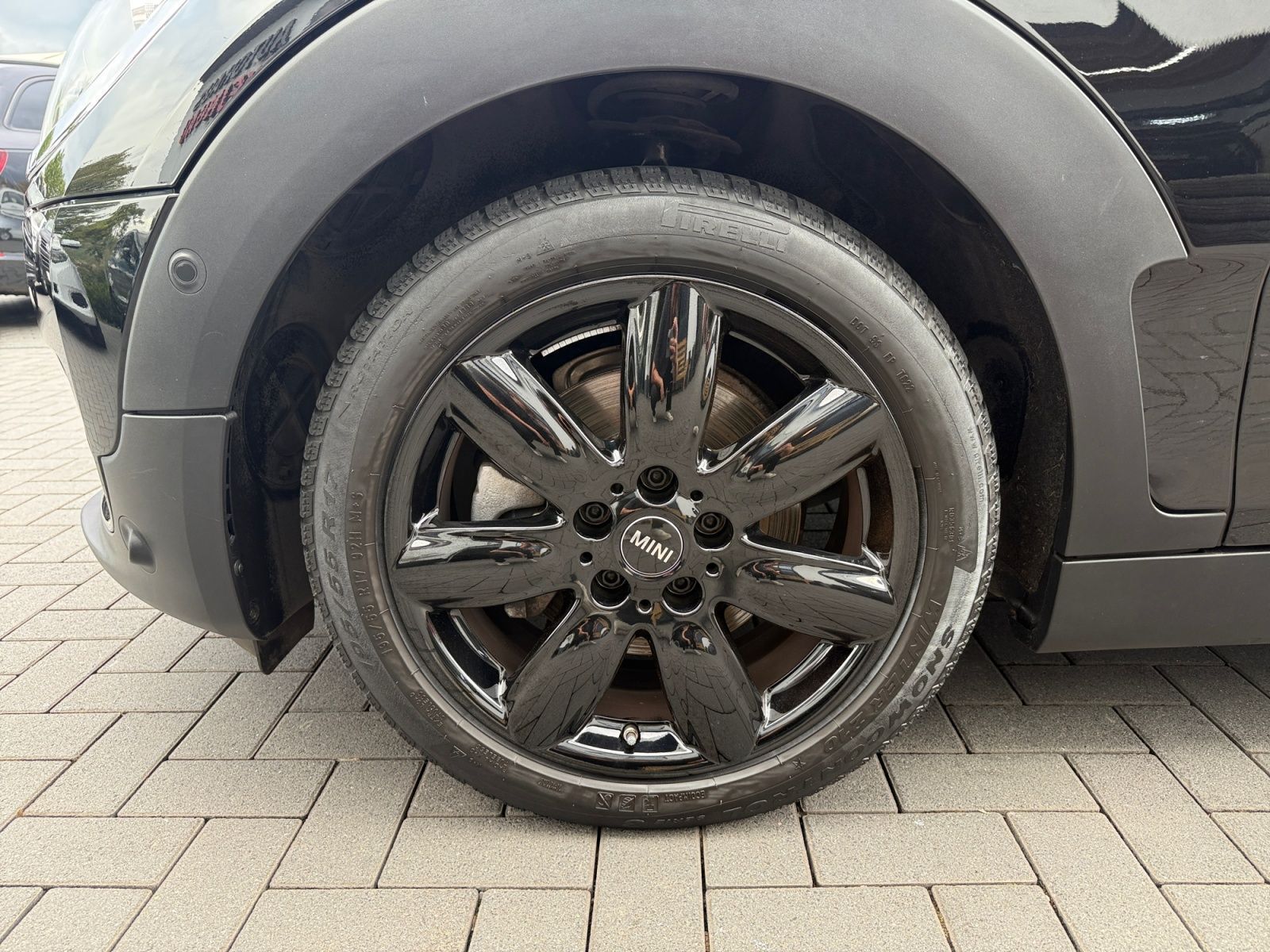Fahrzeugabbildung MINI Cooper Clubman MINI Aut. PANO/TEMPO/1.HAND