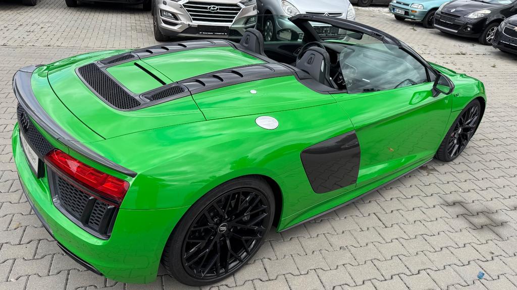 Audi R8