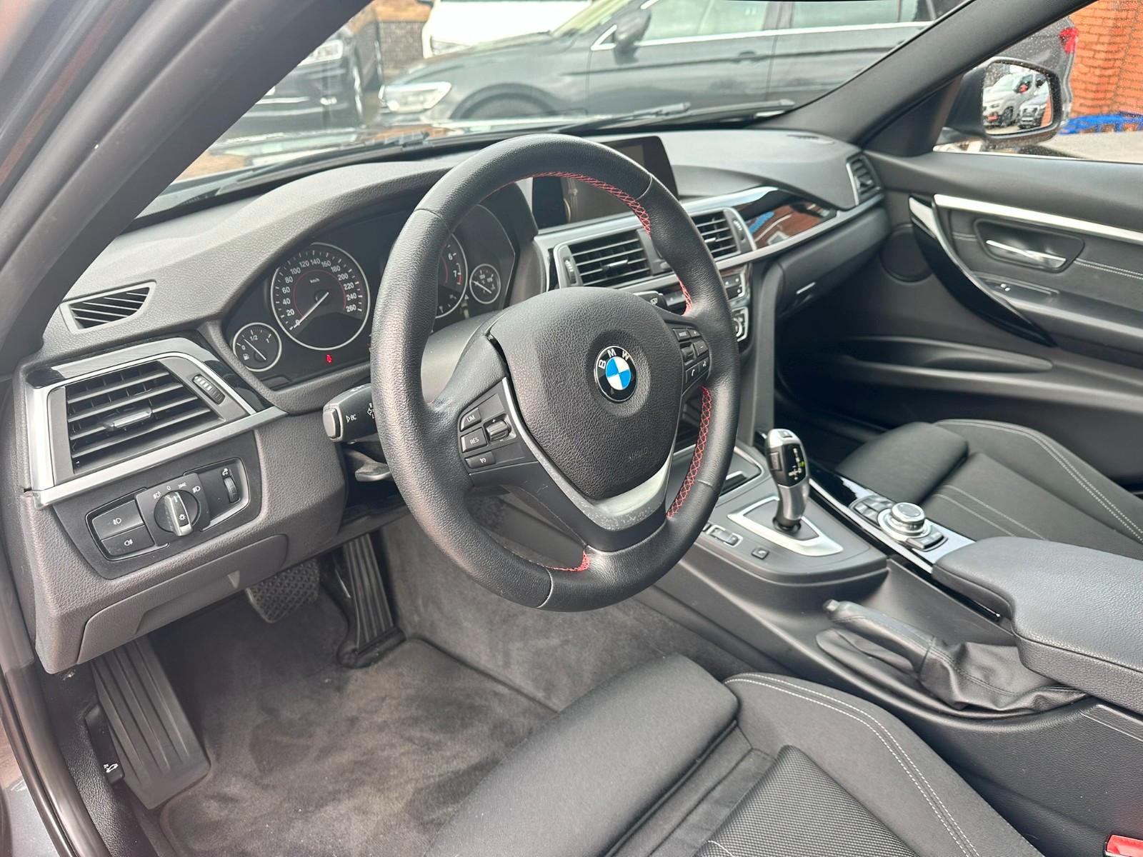 BMW Touring 318 i Sport Line TMP SZH LED NAVI PANO