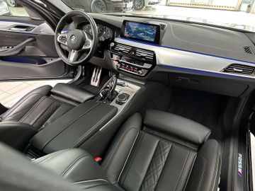 Fahrzeugabbildung BMW M550d xD ACC SoftCl 360°Panorama DispKey HUD DAB