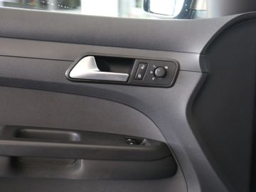 Volkswagen Caddy 1.6TDI DSG KLIMA STANDHZG 7SITZ FLÜGELTÜR