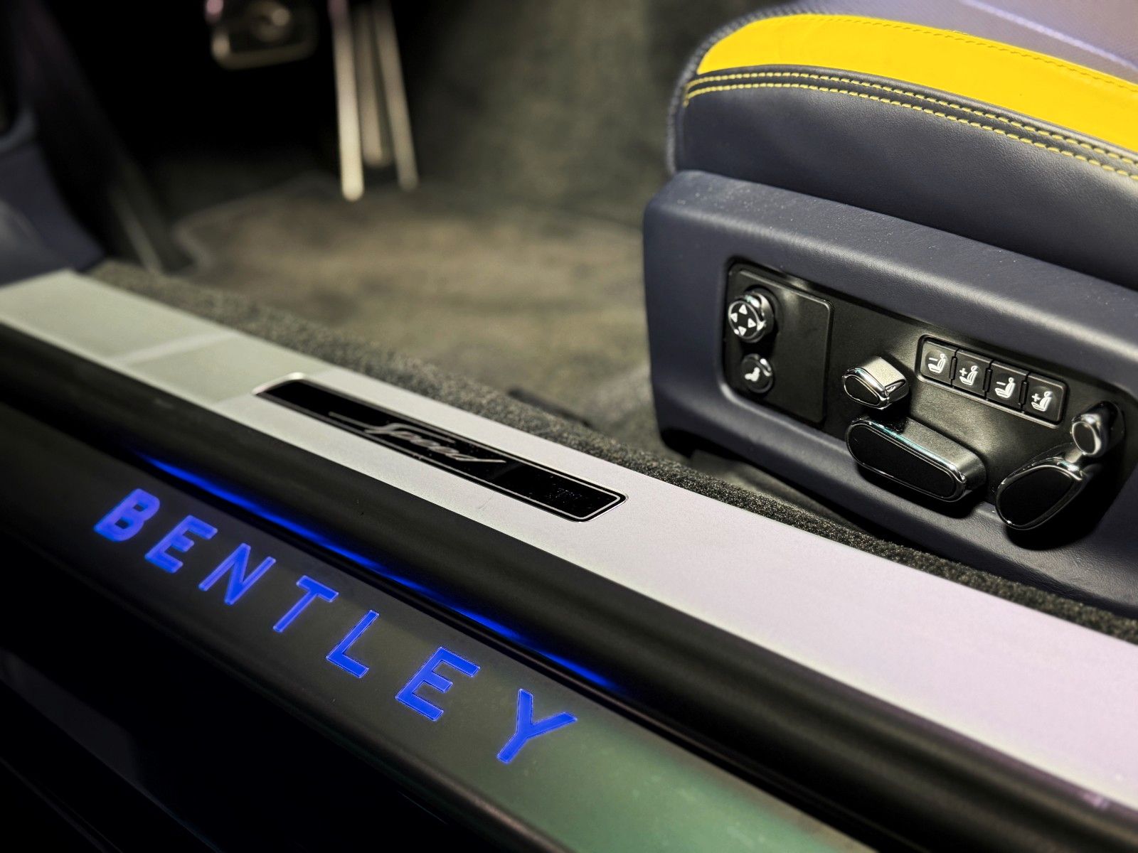 Fahrzeugabbildung Bentley Continental GT 6.0 W12 Speed Mulliner