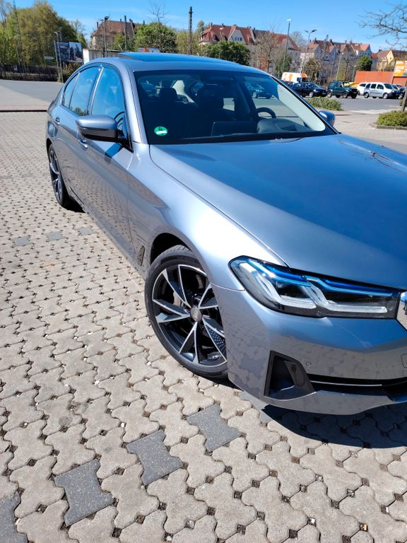 Image of BMW 530