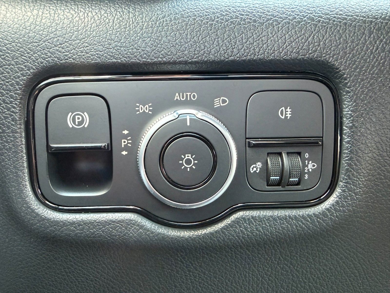 Fahrzeugabbildung Mercedes-Benz Vito 116 CDI 9G Klima Kamera SHZ