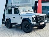 Land Rover Defender 90 E Station Wagon - Land Rover Defender: Geländewagen