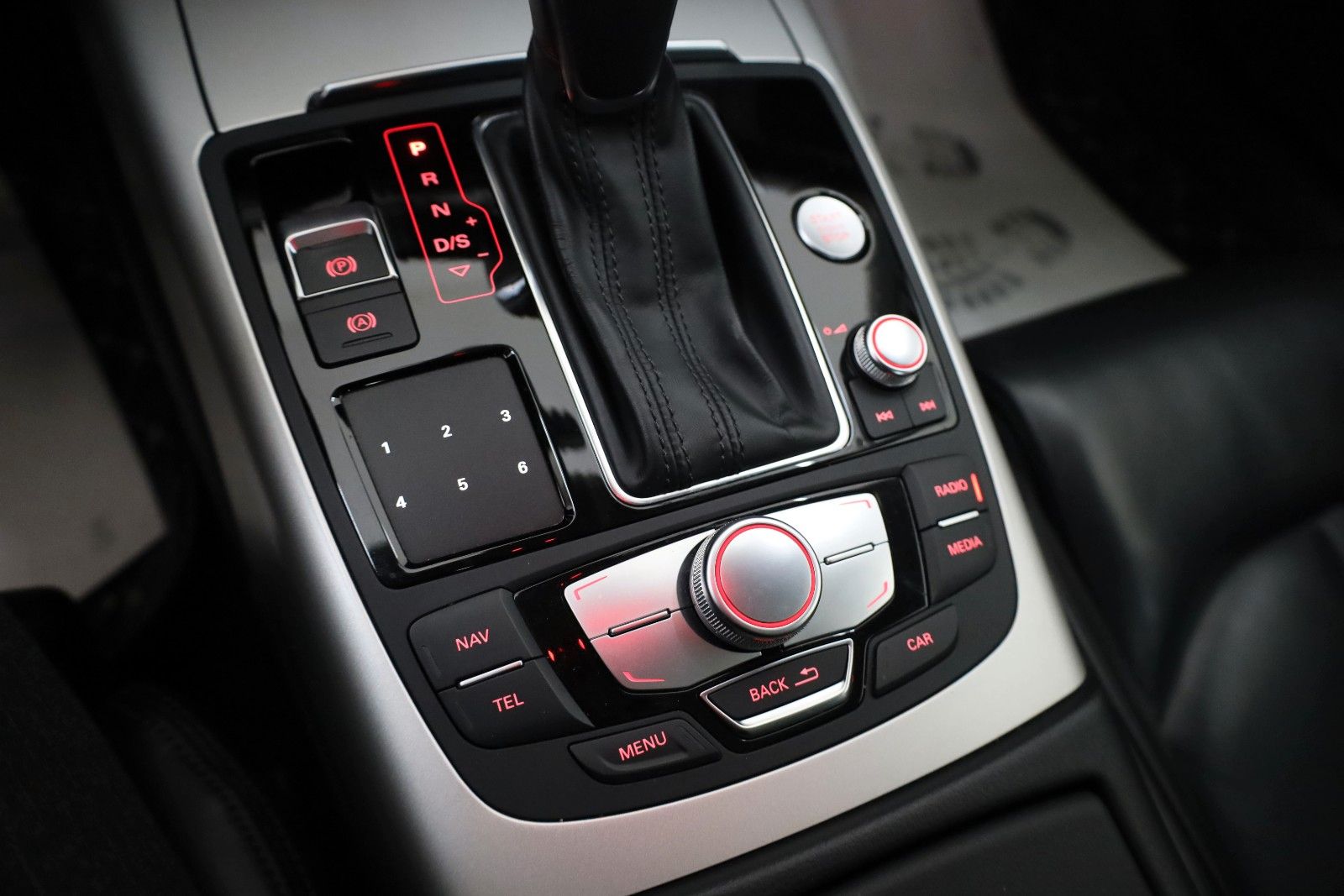 Fahrzeugabbildung Audi A6 Avant 3.0TDI Leder,Navi,Xenon,Panor,BOSE,+WR