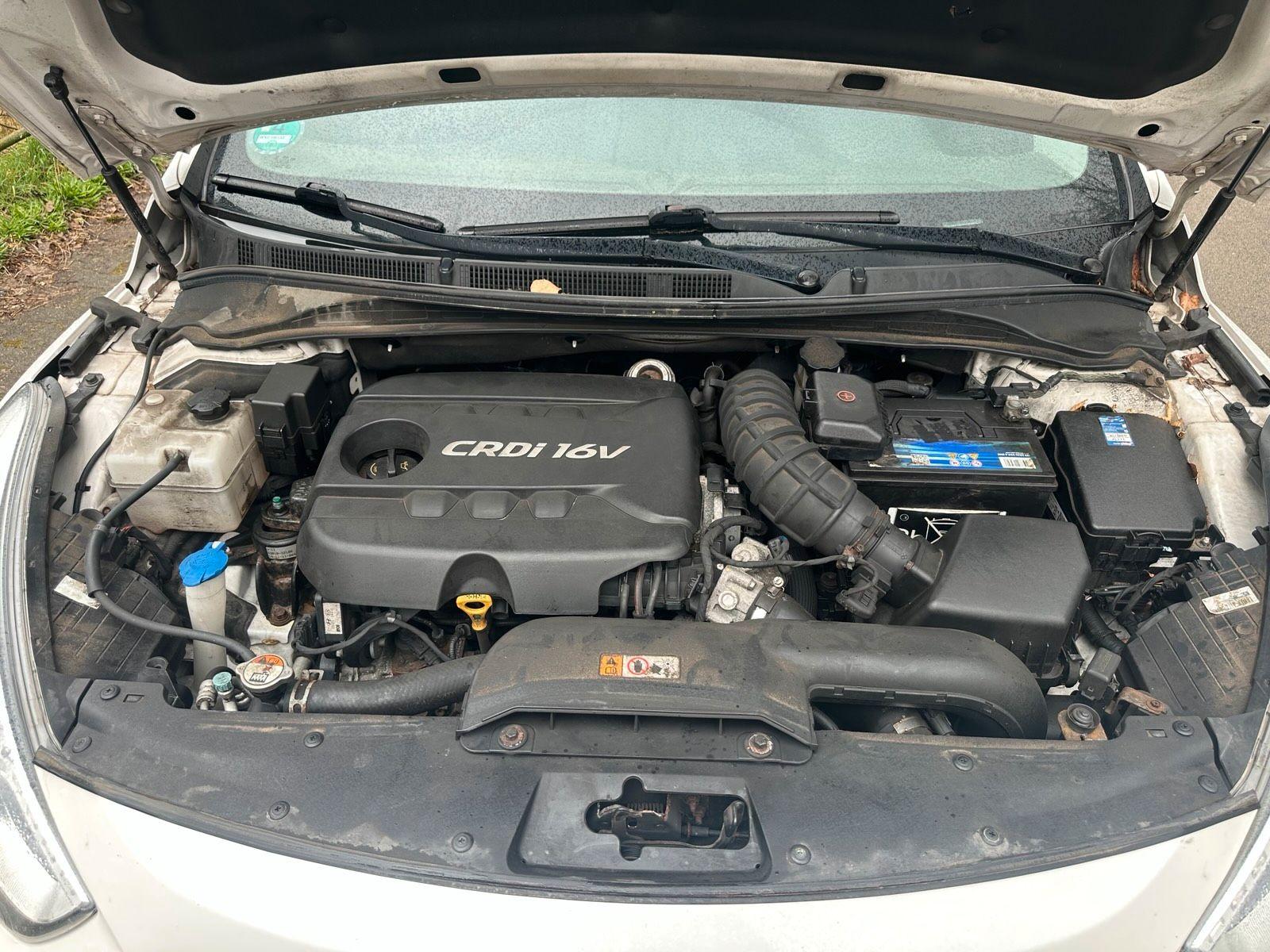 Hyundai i40 2015 — салон