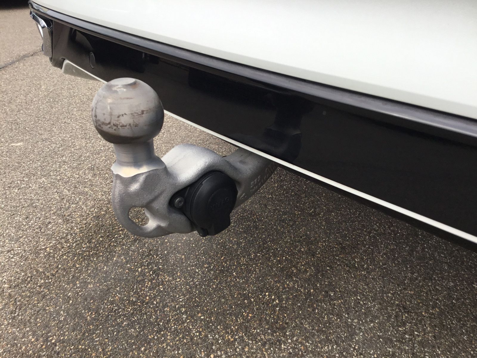 Fahrzeugabbildung Volkswagen Tiguan Allspace 2.0 TDI DSG 4M R-Line+AHK+20"