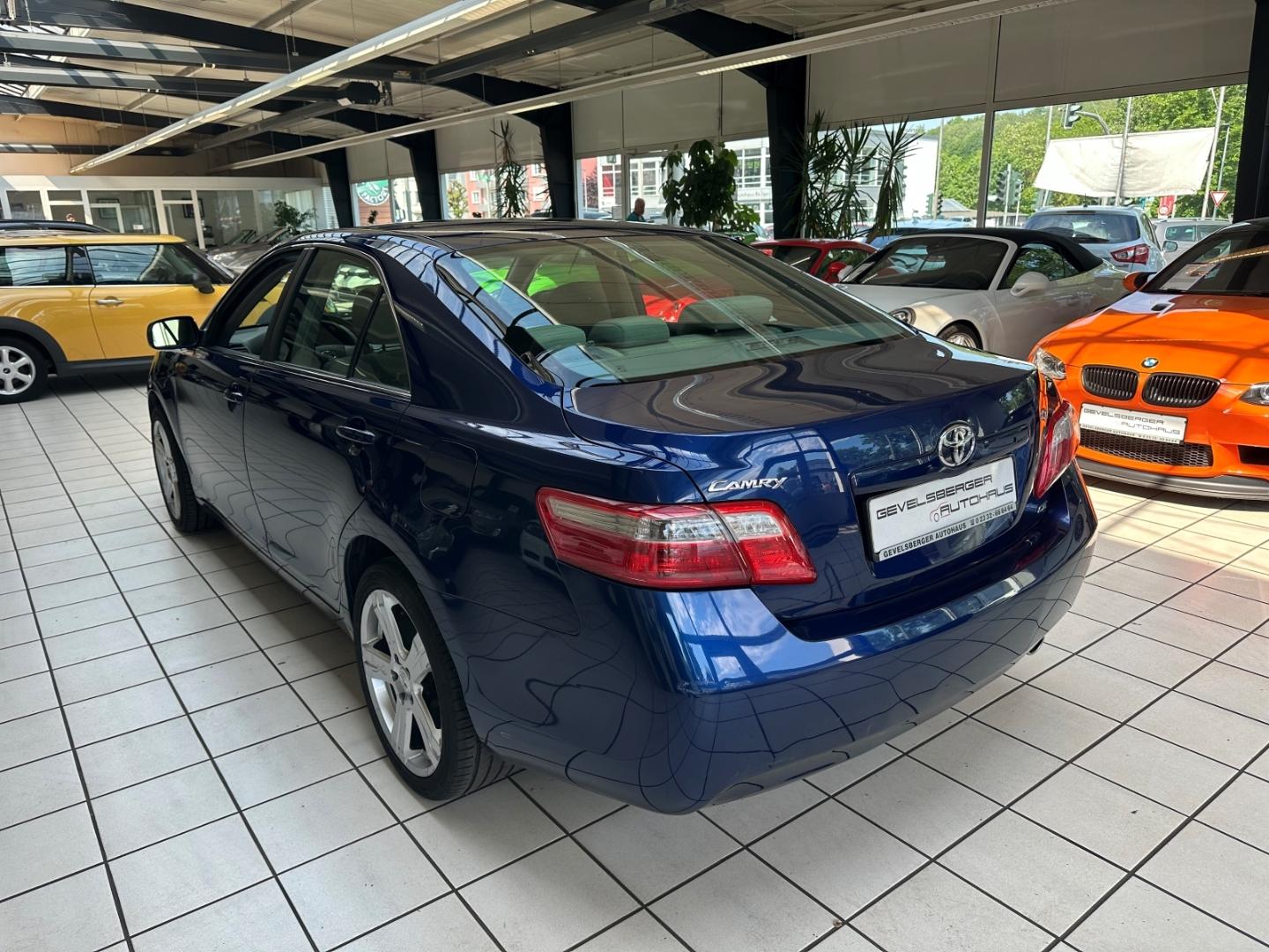 Toyota Camry 2.4 Automatik Scheckheft Klima Garantie TÜ