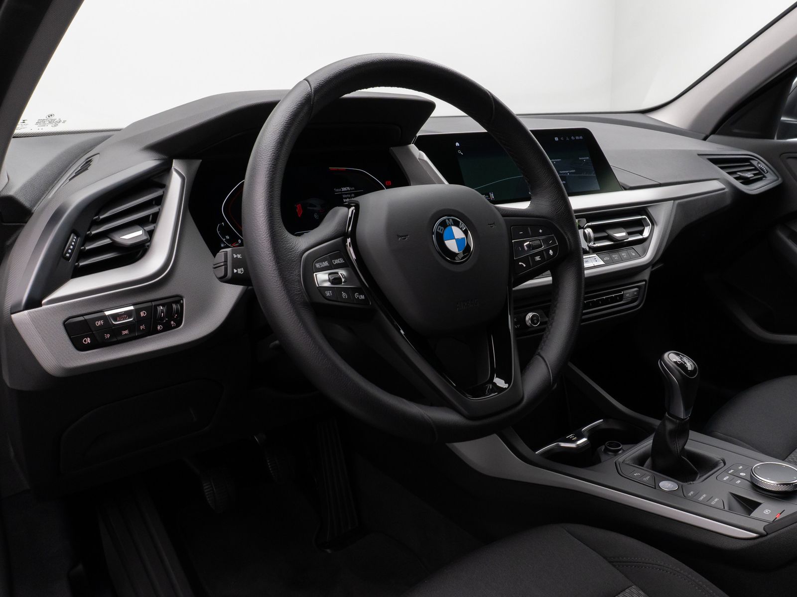 Fahrzeugabbildung BMW 118i PDC DAB CockPitPro AHKFernlichtassistent