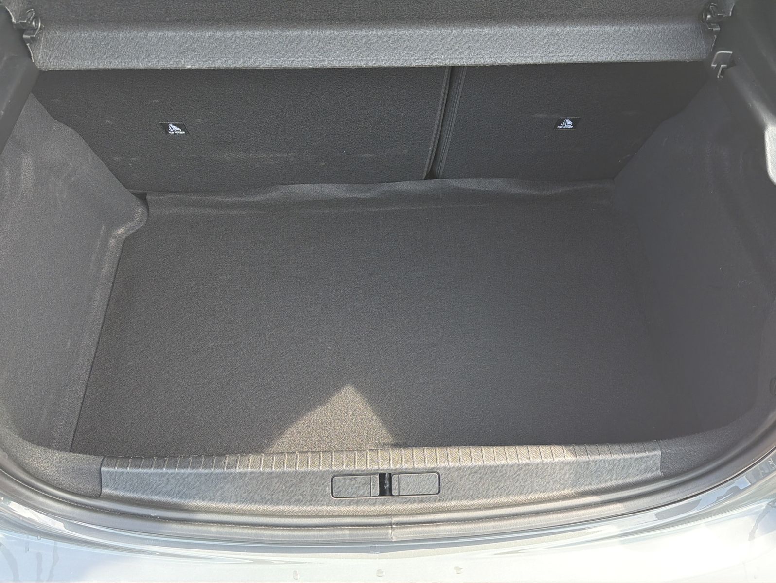 Fahrzeugabbildung Peugeot 208 Hybrid 110 Allure - Automatik