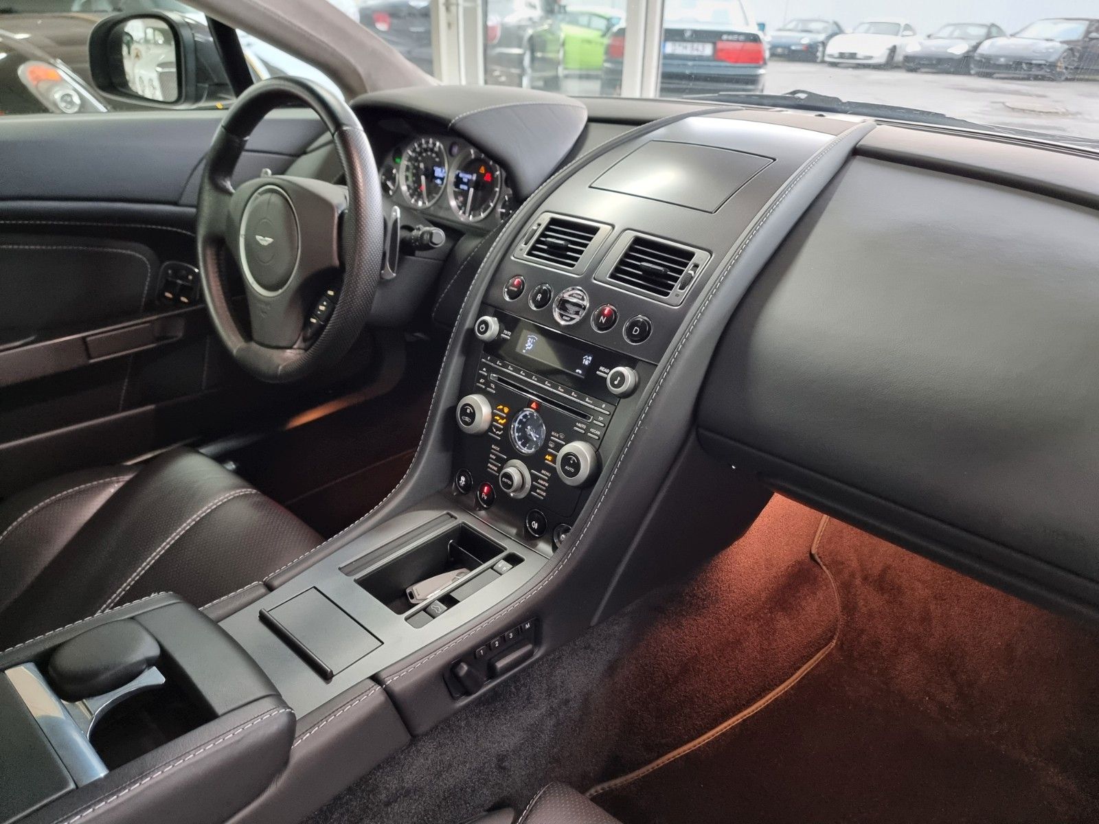 Fahrzeugabbildung Aston Martin V8 Vantage 4.7l/Quantum Silber/BRD/Erstlack/2.Hd