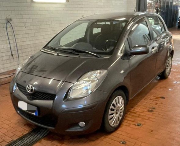 Toyota TOYOTA Yaris 1.3 5 porte Sol