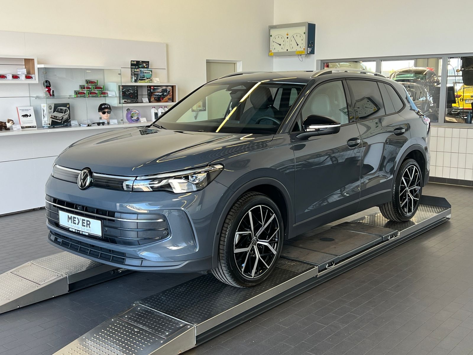 Fahrzeugabbildung Volkswagen Tiguan GOAL 1.5 eTSI DSG *Garantie,AHK,LED,ACC,K