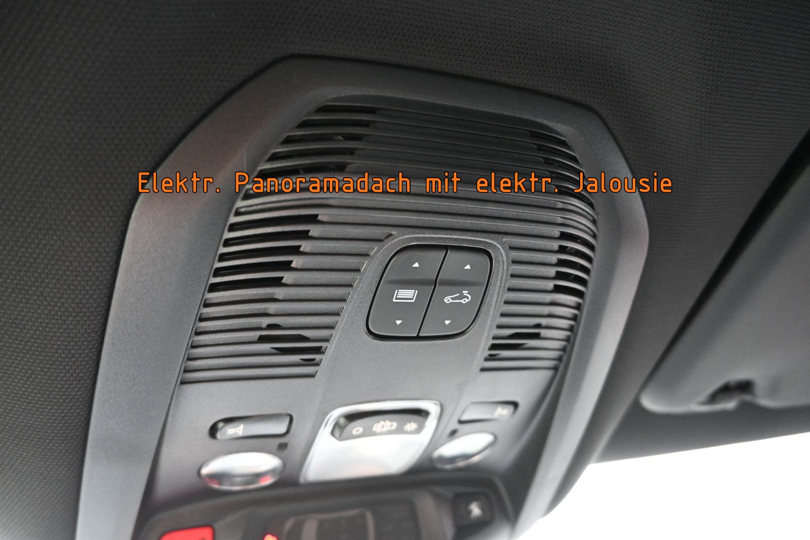 Fahrzeugabbildung Peugeot 5008 BlueHDi 130 GT °ACC°AHK°PANO°7-SITZE°ALARM°