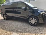 Mercedes-Benz V-Klasse Edition 250d lang 4Matik 9G-Troni... - Mercedes-Benz 250: D