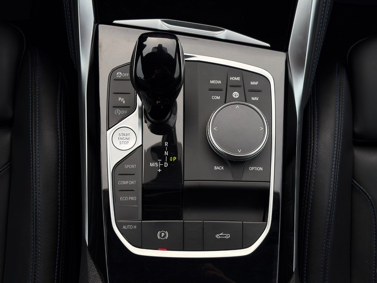 Fahrzeugabbildung BMW 420i Cabrio G23 M Sport Leder Memory CAM HiFi