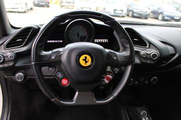 صورة 9 لـ 2017 Ferrari 488 GTB