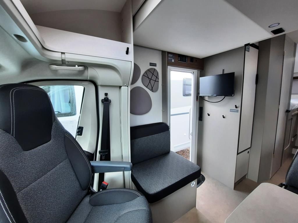 Fahrzeugabbildung LMC Tracer 730 EL Verfüg./Sparen Sie 15.235,- €