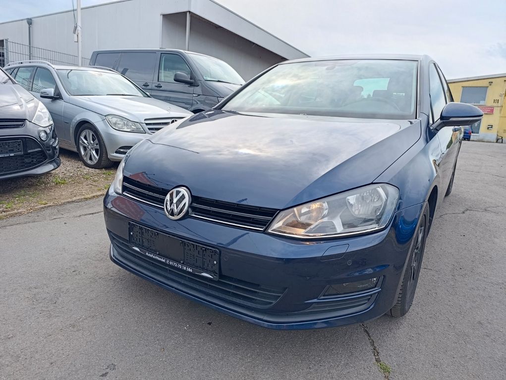 Volkswagen Golf VII Lim. PARK-A*SITZ-H*KLIMA-A*TÜV+INSP NEU