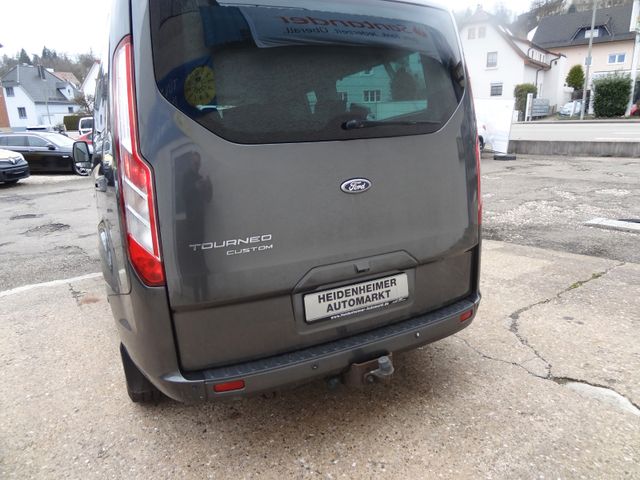 Fahrzeugabbildung Ford Tourneo Custom 300 L2/Titanium/9-Sitzer/AHK/Kam/