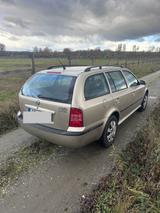 Skoda Škoda Octavia 1,6 Benzin - Skoda Octavia aus 2004: Kombi