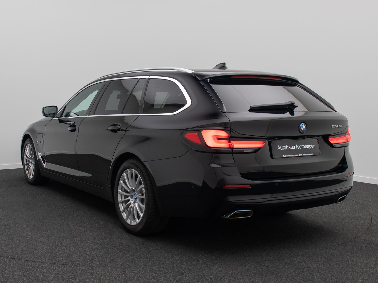 Fahrzeugabbildung BMW 530e Alarm AHK Laser DAB HUD Kamera Sport 18Zoll