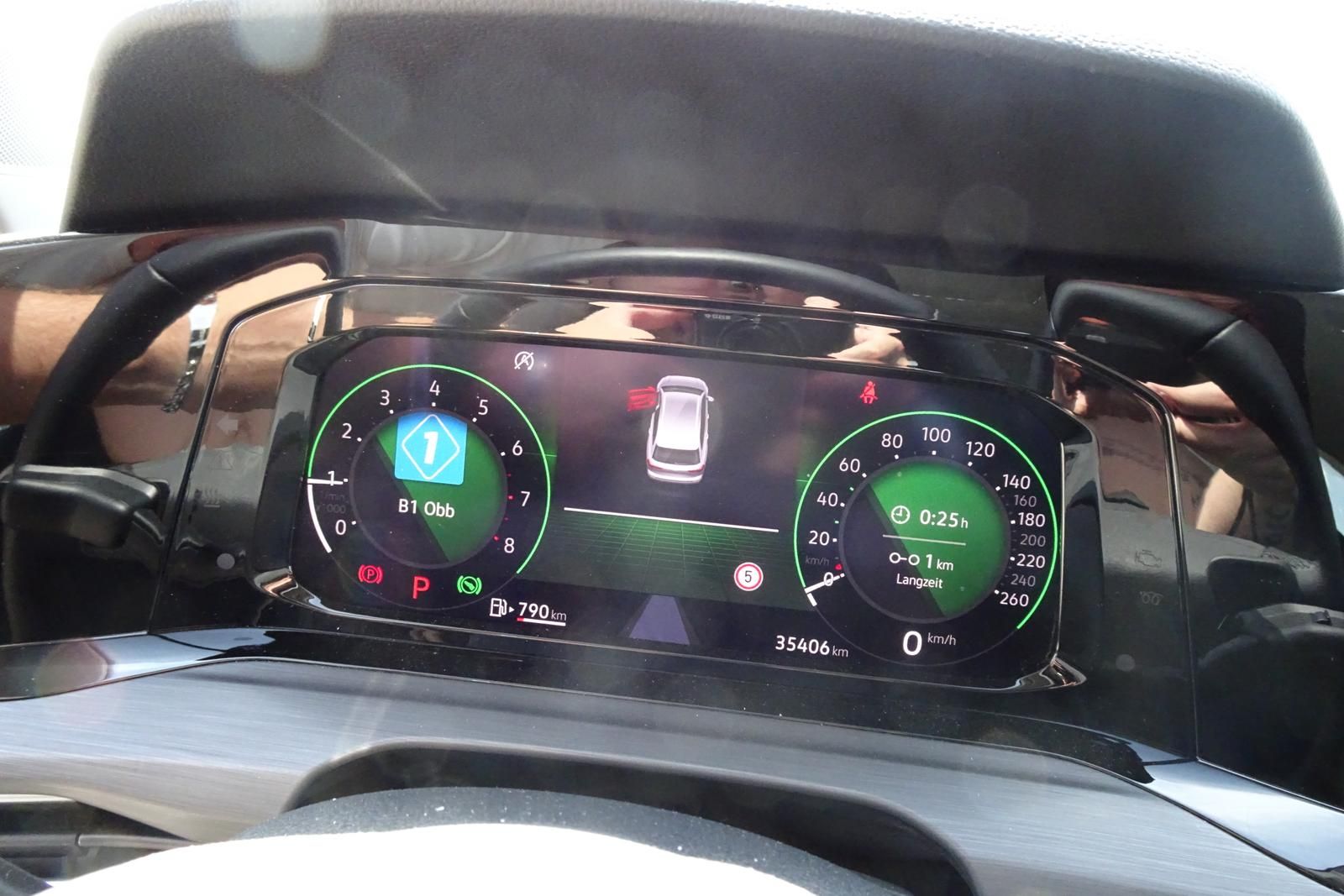 Fahrzeugabbildung Volkswagen Golf Var. STYLE 1.5l eTSI 96kW DSG LED Navi