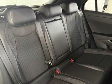 Volkswagen T-Roc 1.5 eTSI R-LINE NEUES MODELL AHK SOFORT
