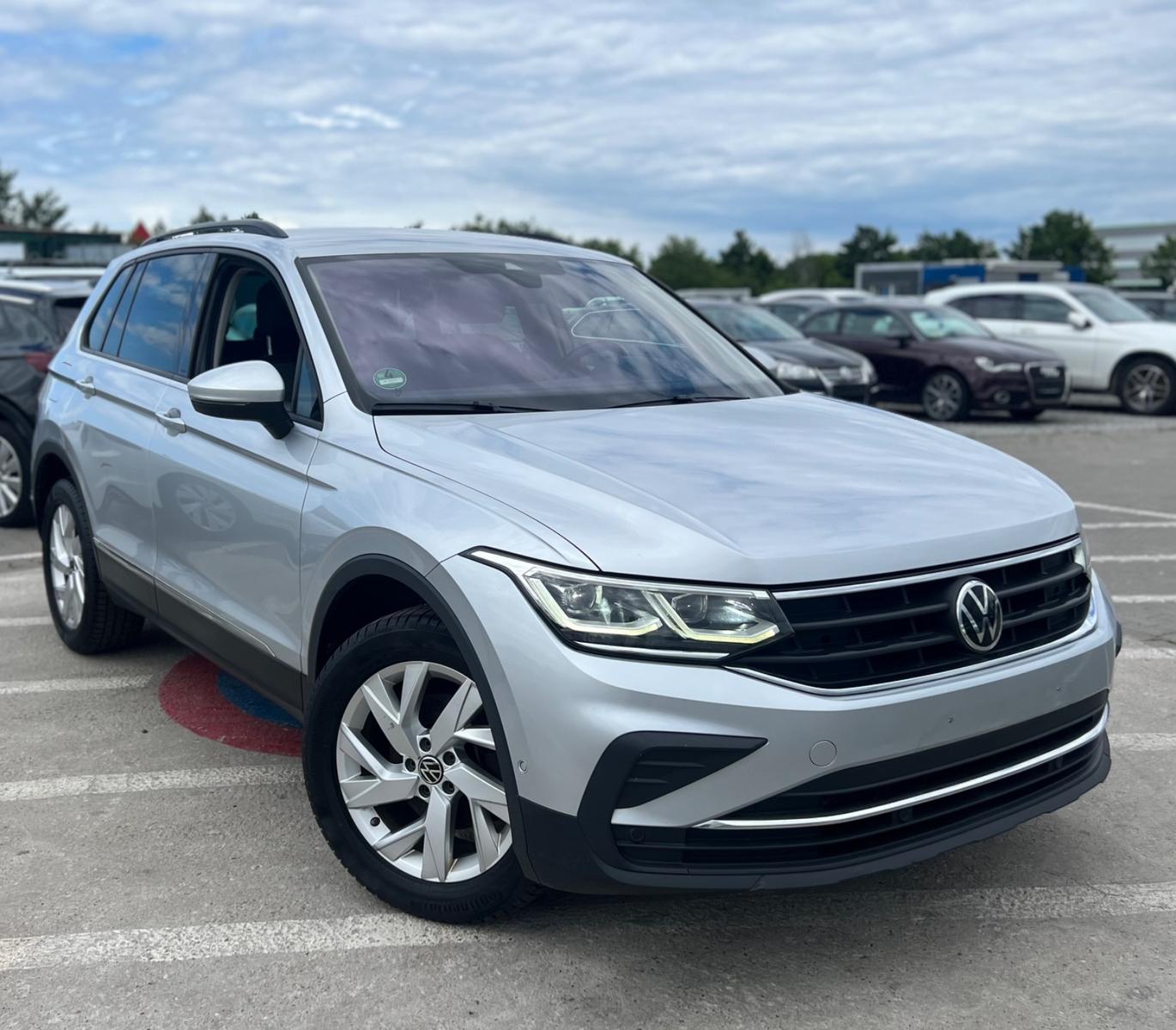 Volkswagen Tiguan Life 4Motion *XENON*NAVI*LED*4Motion