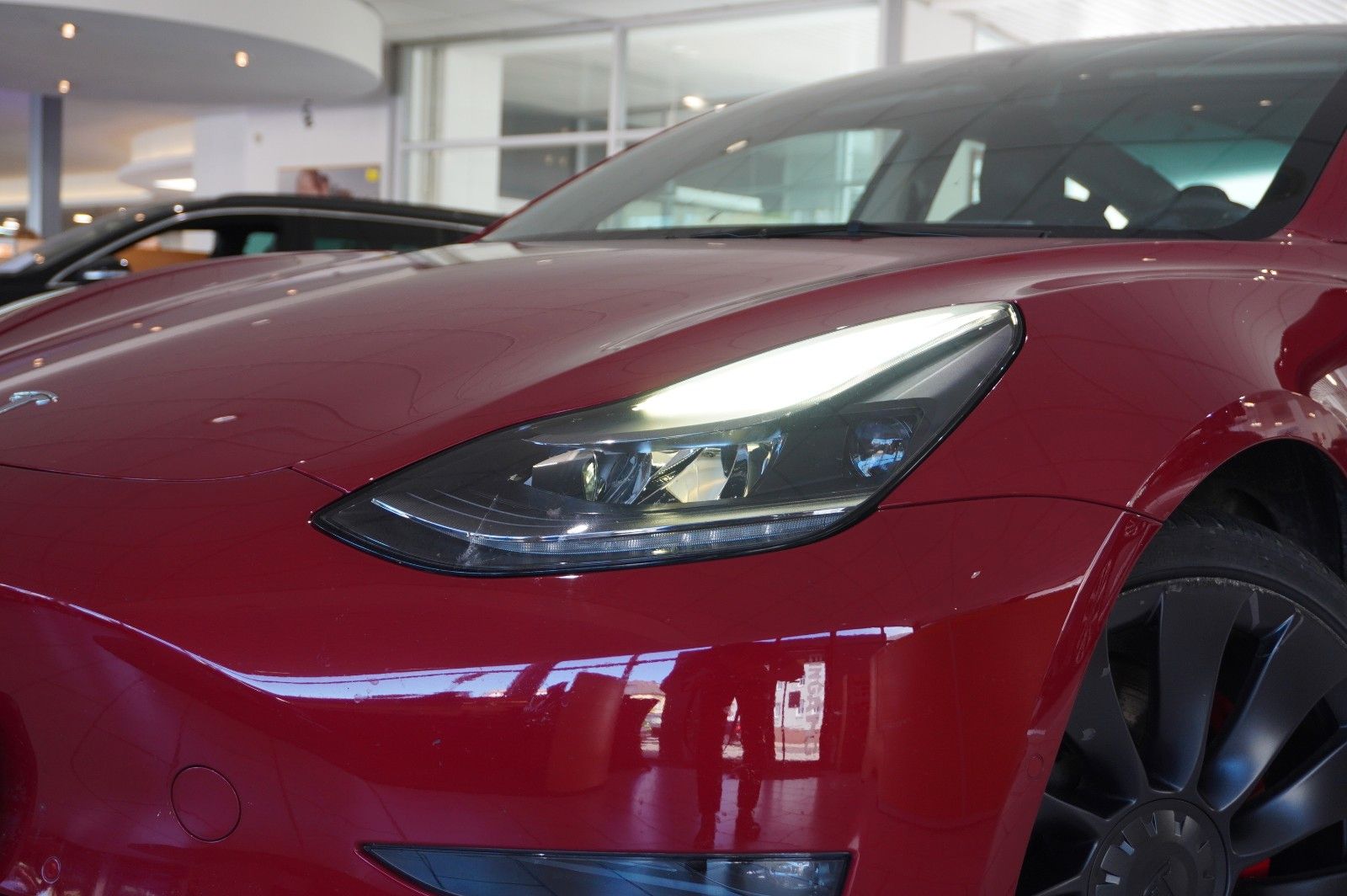 Fahrzeugabbildung Tesla Model 3 PERFORMANCE DUAL-MOTOR NAVI/LED/SH/AMD