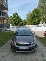 Honda Civic 1.8 l Automaik sehr gute Ausst... - Honda Civic aus 2012 mit Benzin-Antrieb: Limousine