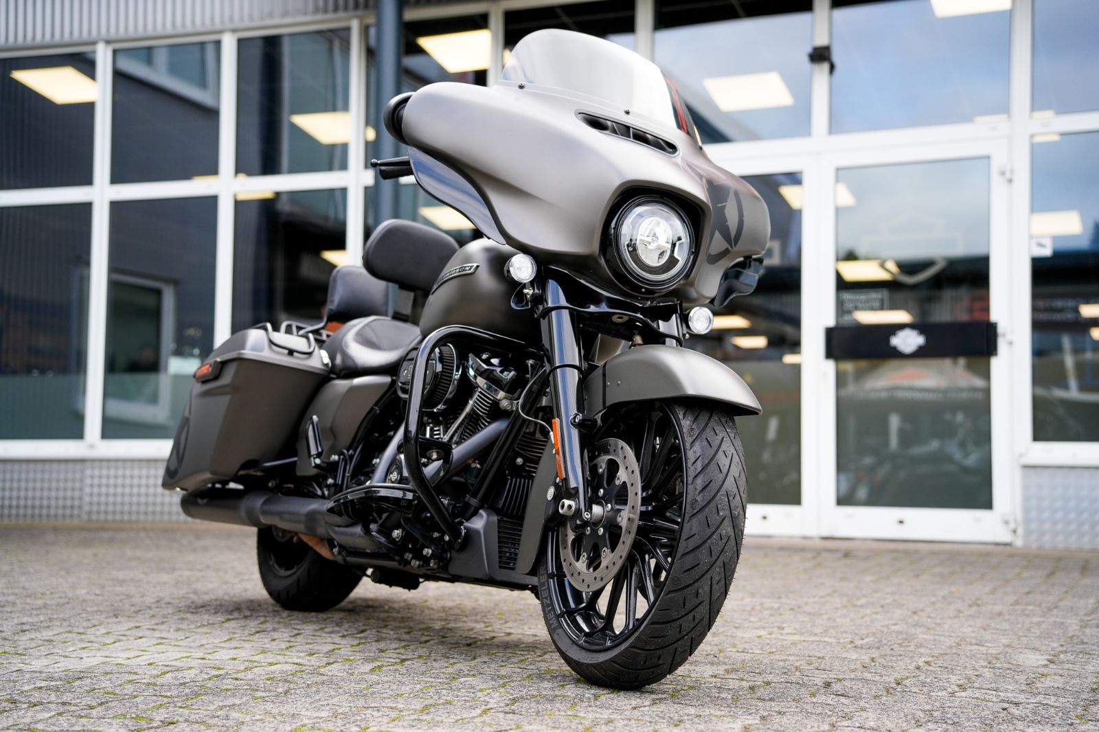 Fahrzeugabbildung Harley-Davidson FLHXS Street Glide Special 114 cui - Penzl