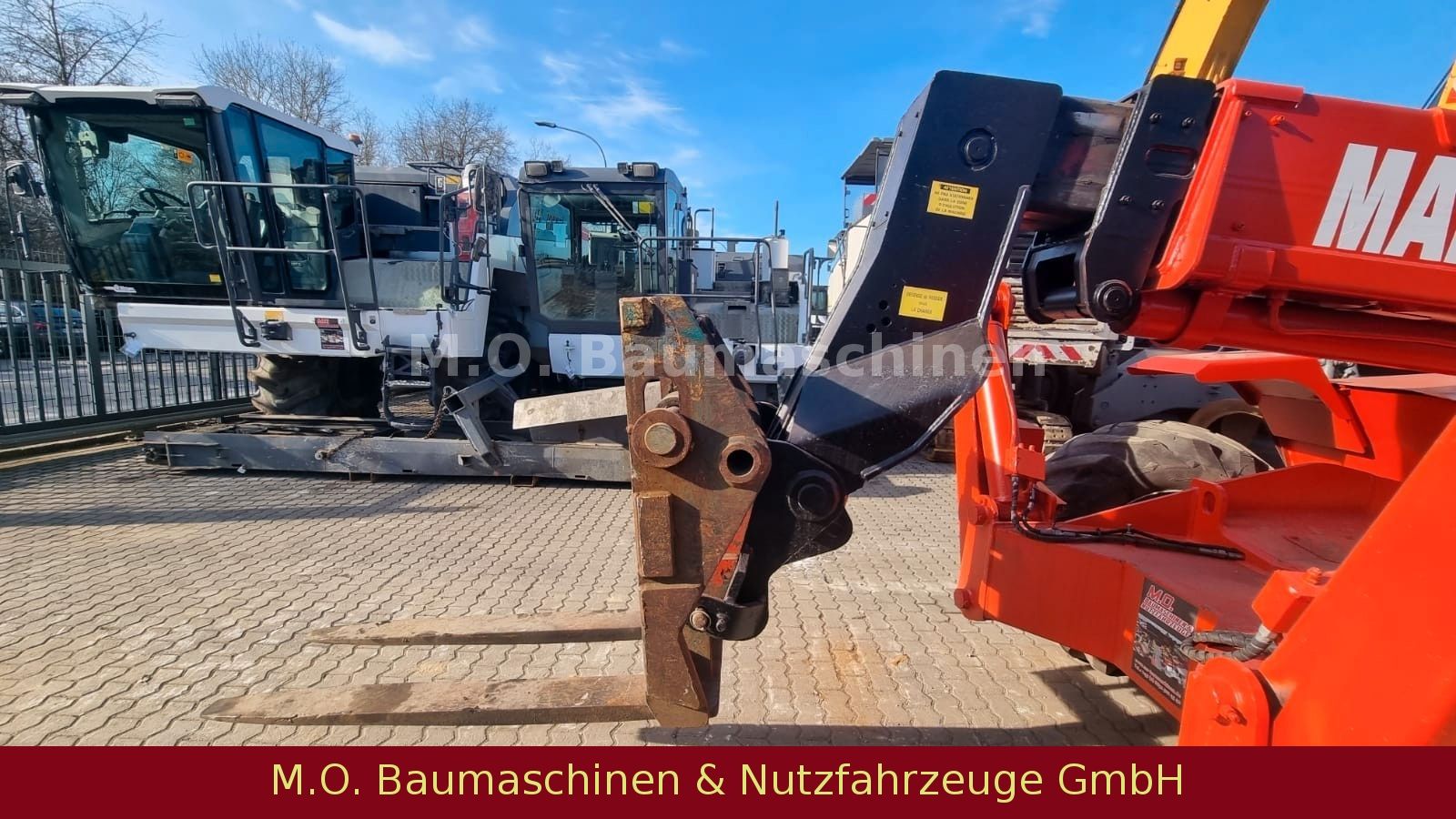 Fahrzeugabbildung Manitou MT 1232 S / SW / Gabel / 12 m / 3,2 t /