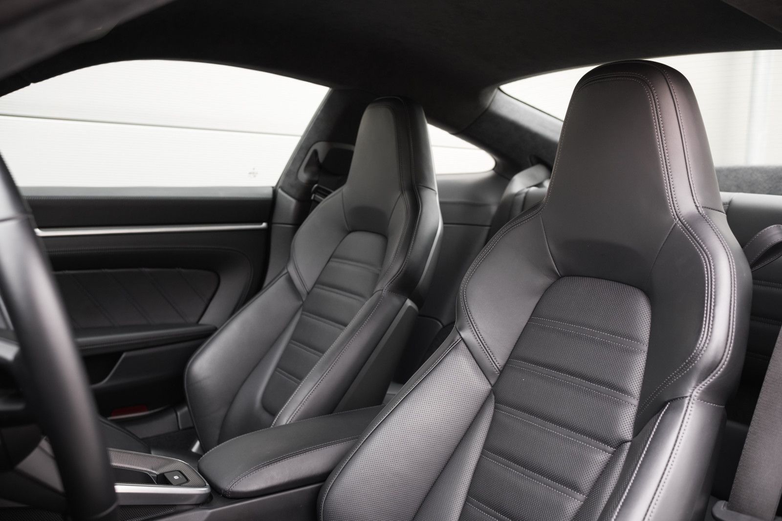 Fahrzeugabbildung Porsche 992/911 Turbo S - Lift - LED - 360´´ - InnoDrive