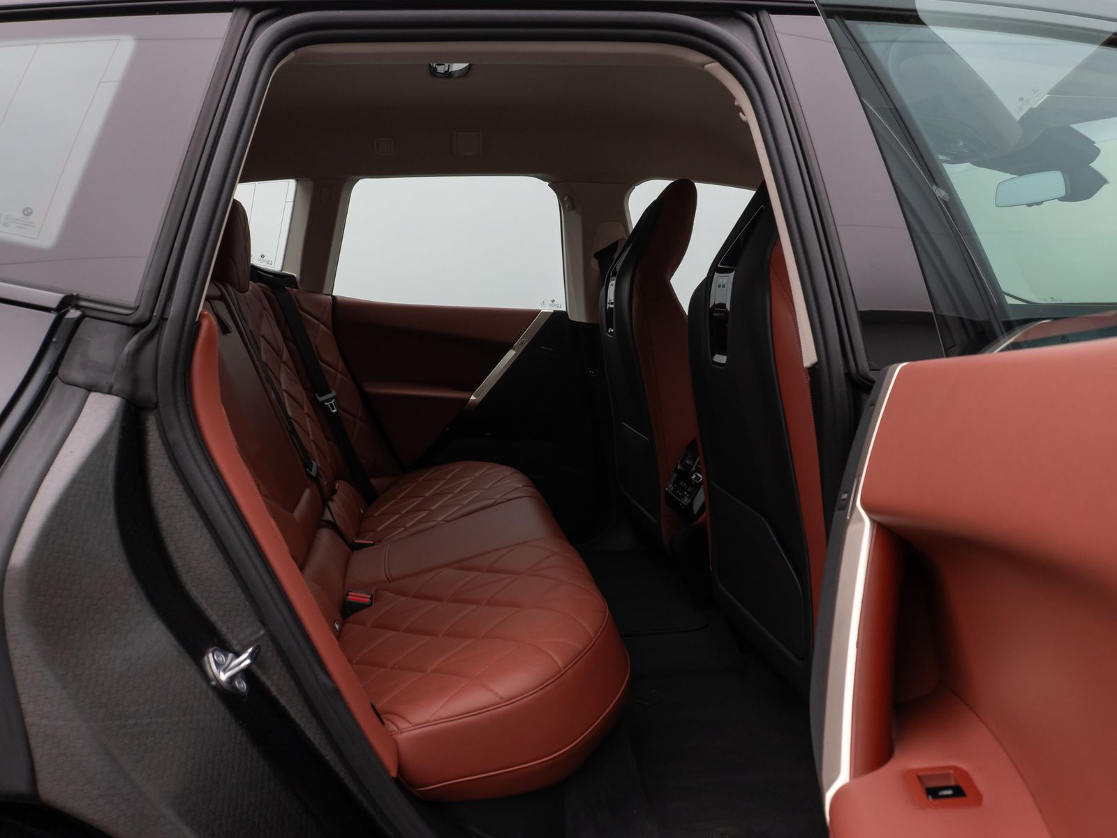 Fahrzeugabbildung BMW iX xD50 360°H/K DAB ACC SoftCl ACC Komfort 21Zol
