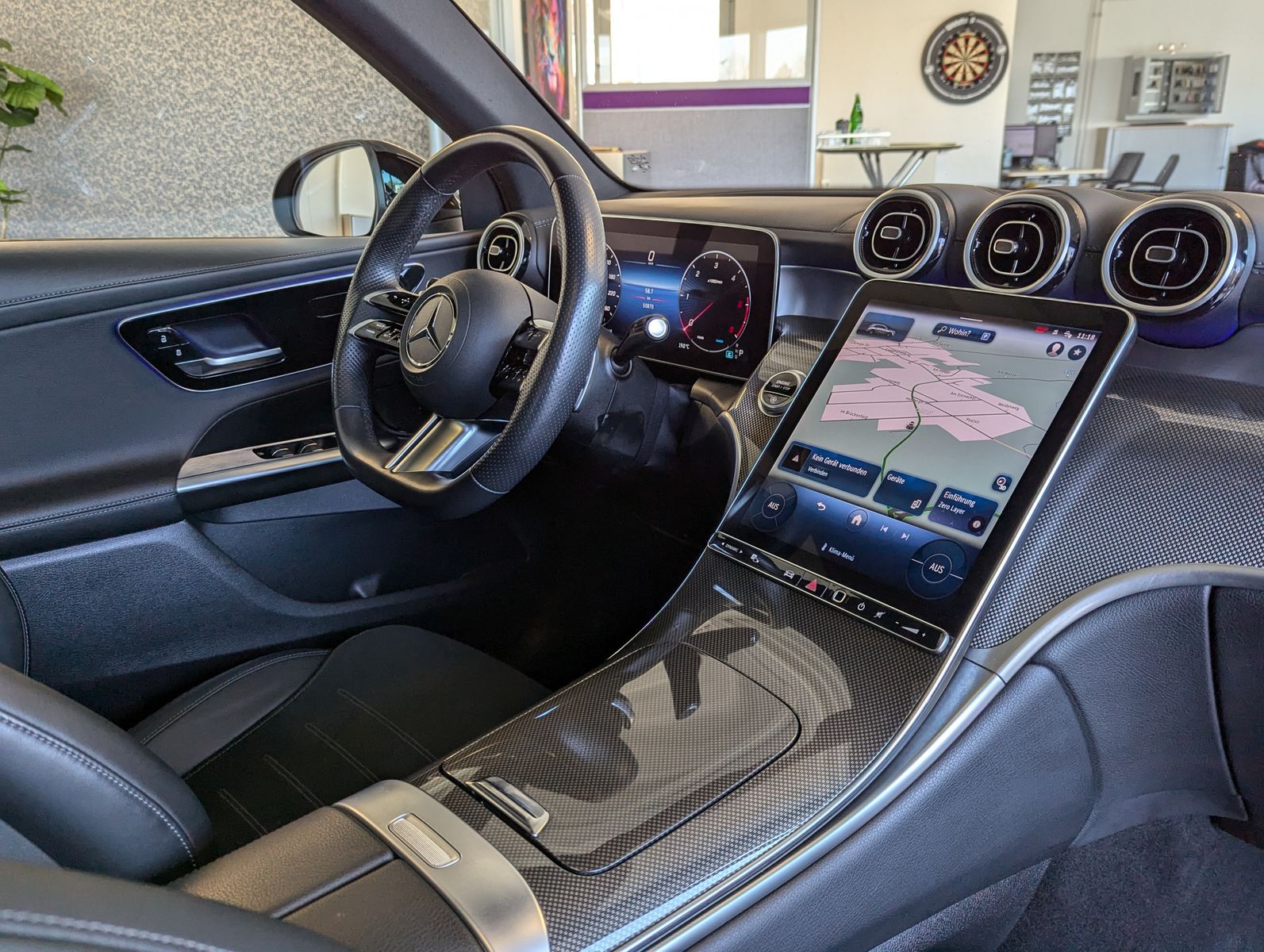 Fahrzeugabbildung Mercedes-Benz GLC 300 d 4M AMG Pano Digital-Light ACC AHK 20"