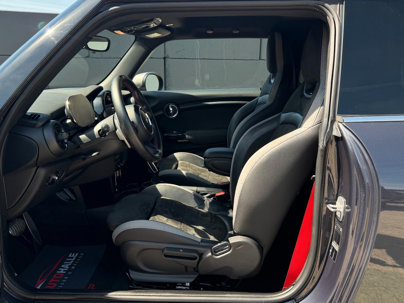 Fahrzeugabbildung MINI John Cooper Works GP CarPlay Tempomat SHZ DAB