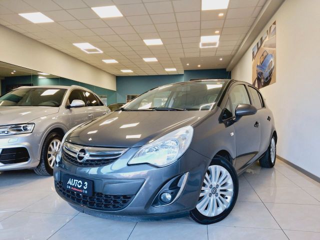 Opel Corsa 1.2 5 porte Cosmo