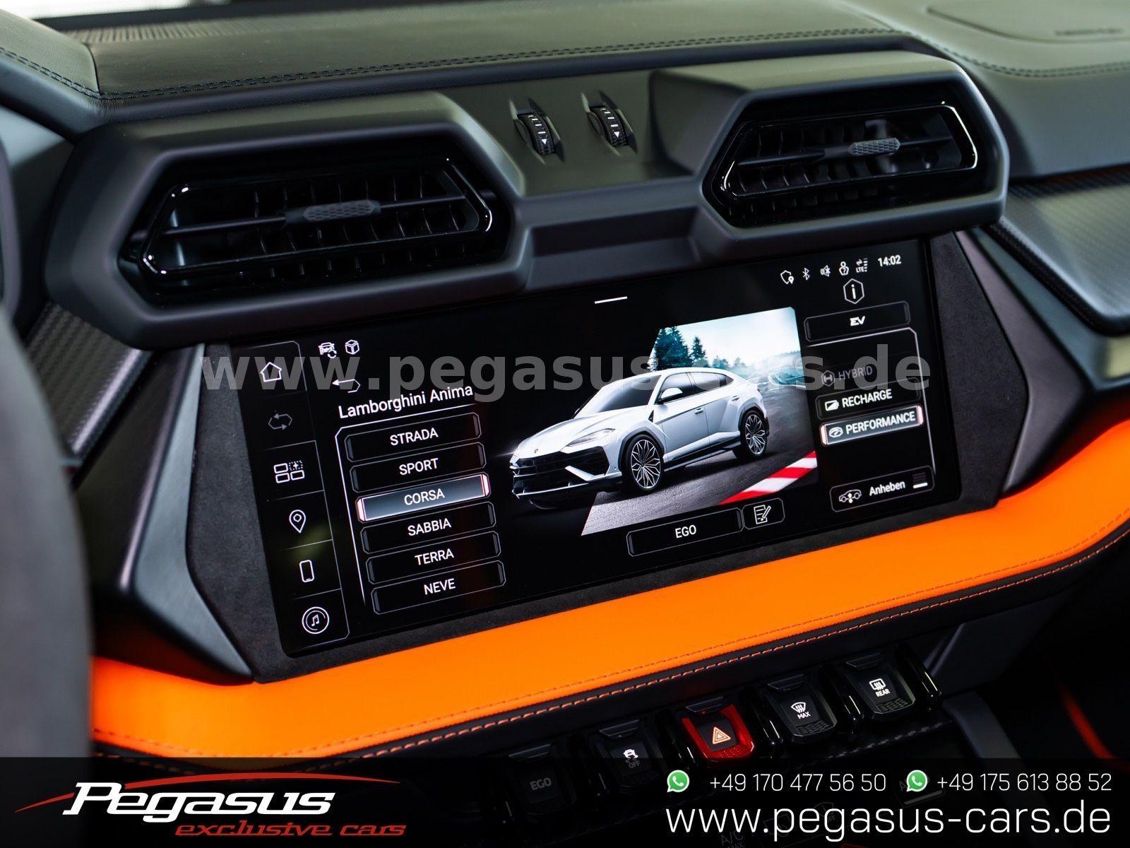 LAMBORGHINI Urus - 48