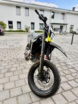 Husqvarna 701 Supermoto - HUSQVARNA 701 SUPERMOTO