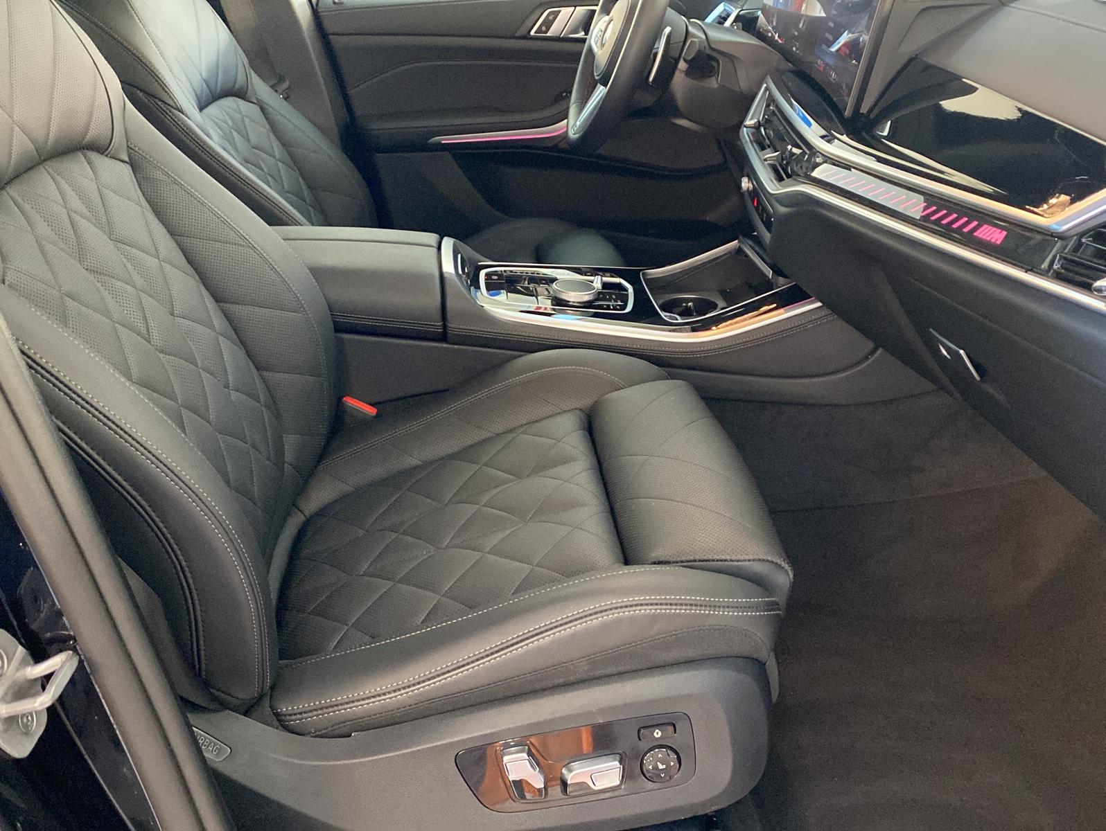 BMW X5 M60 i xDrive*NP 144.000€*SkyLounge