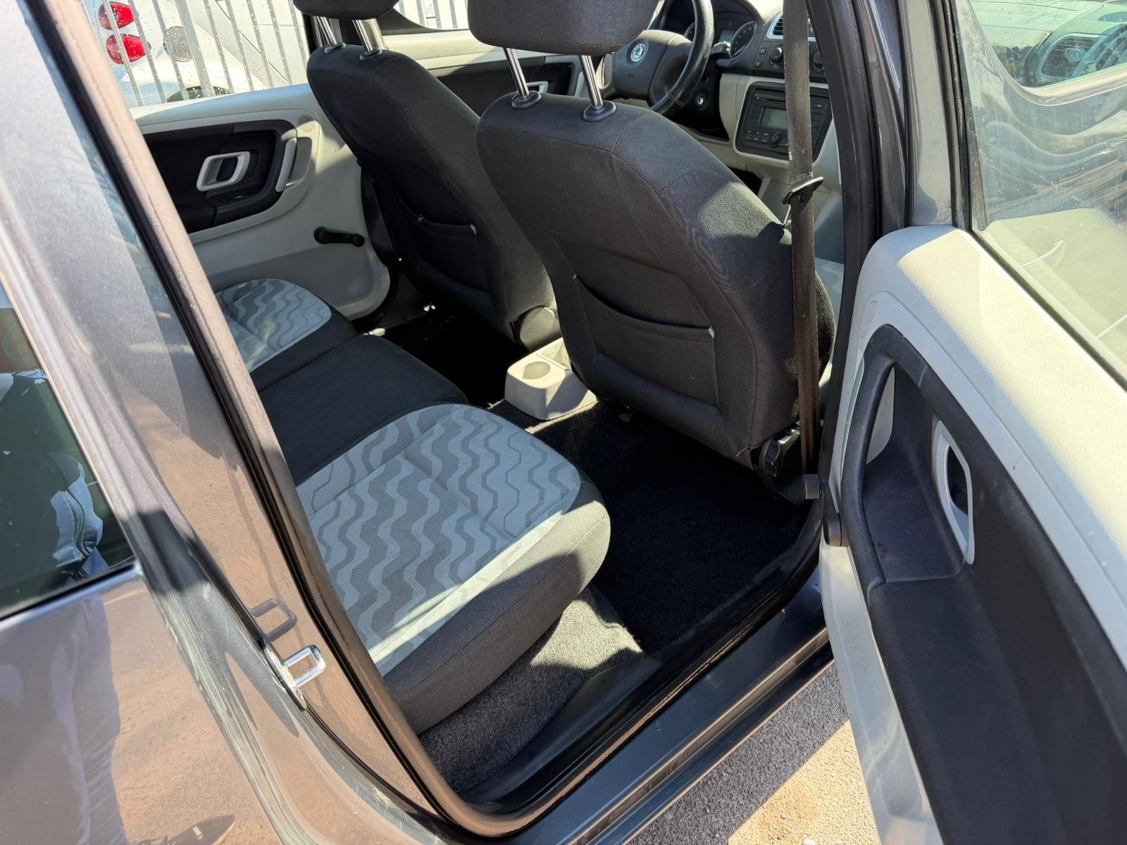 Skoda Roomster 2009 — photo 8