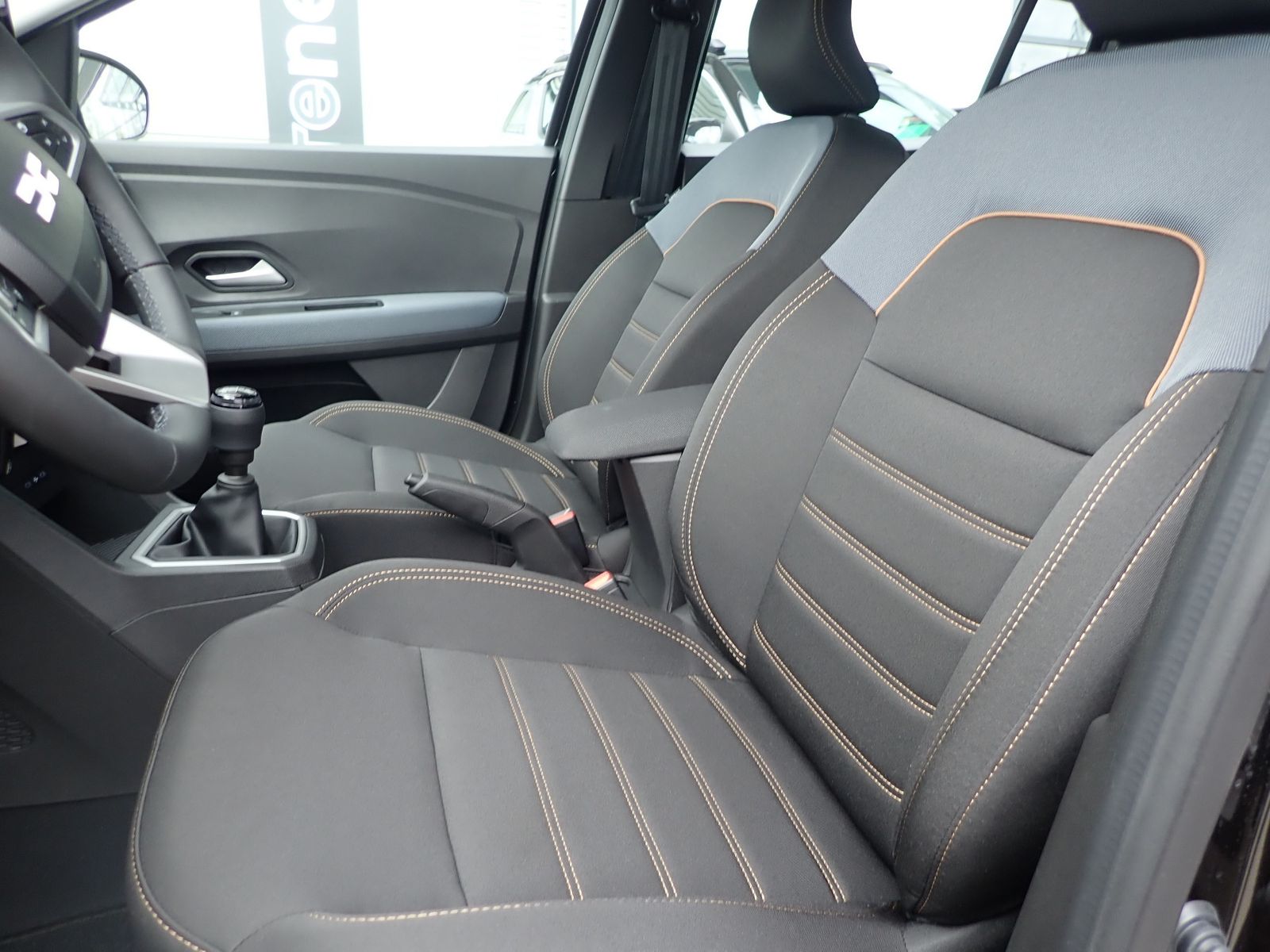 Fahrzeugabbildung Dacia Sandero Stepway Expression TCe 110