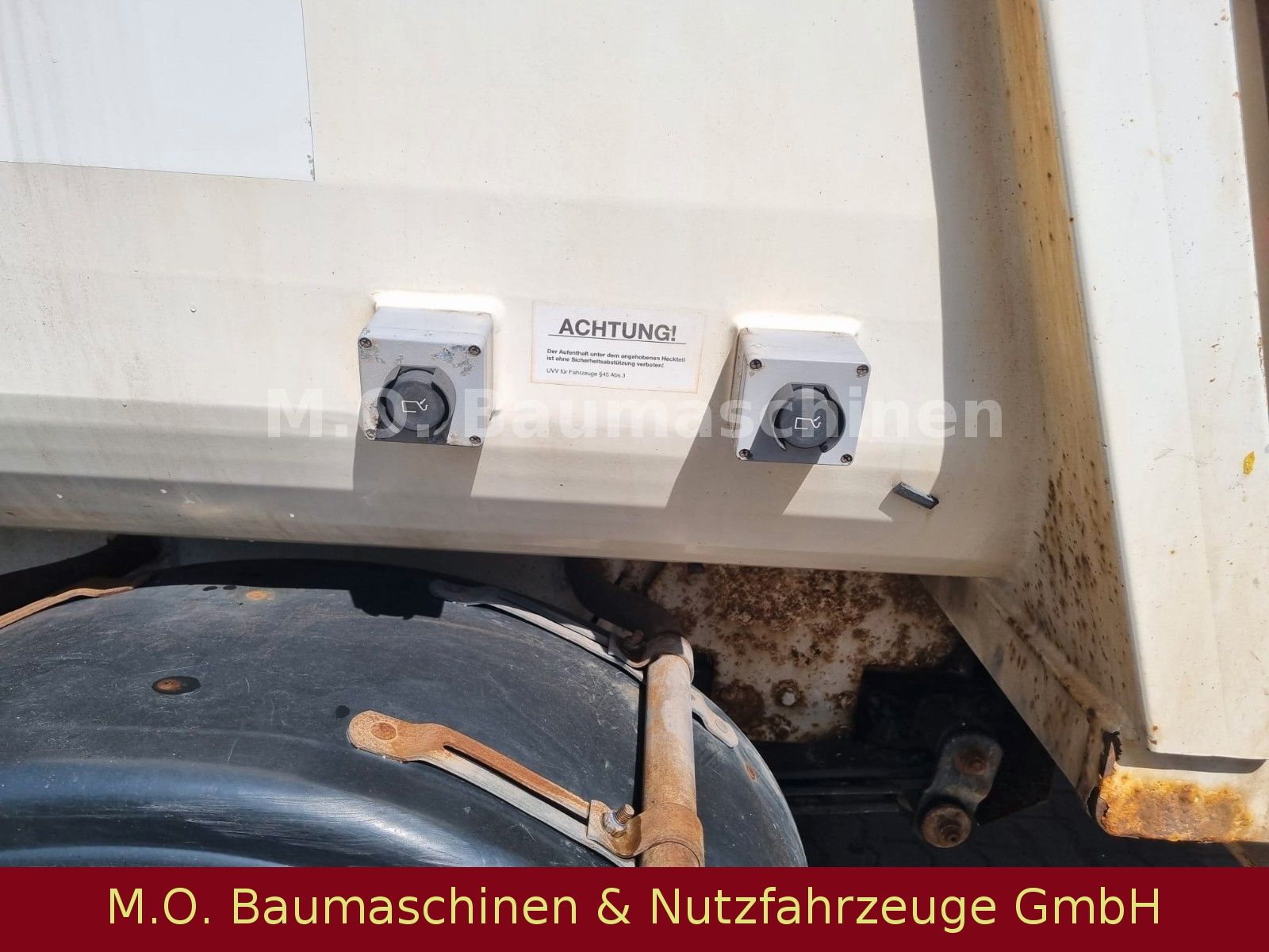 Fahrzeugabbildung Mercedes-Benz Vario 818 D / Euro 5  / Zöller Micro XL /