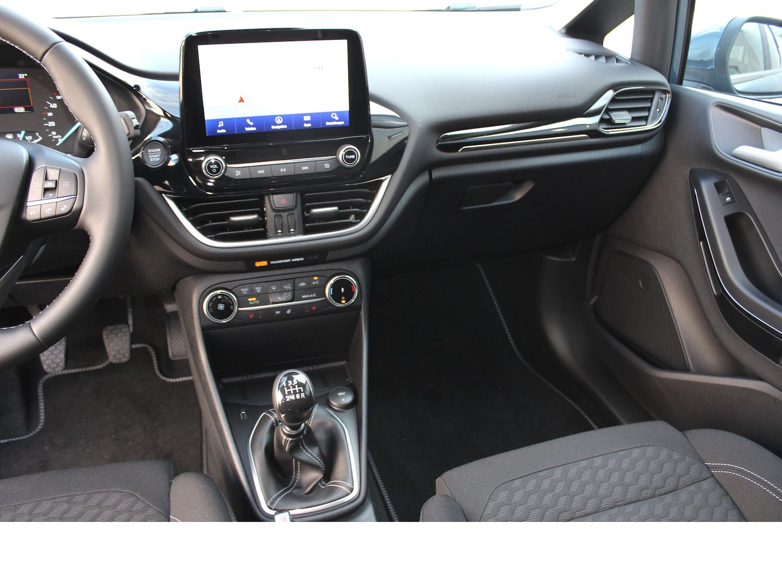 Fahrzeugabbildung Ford Fiesta Titanium